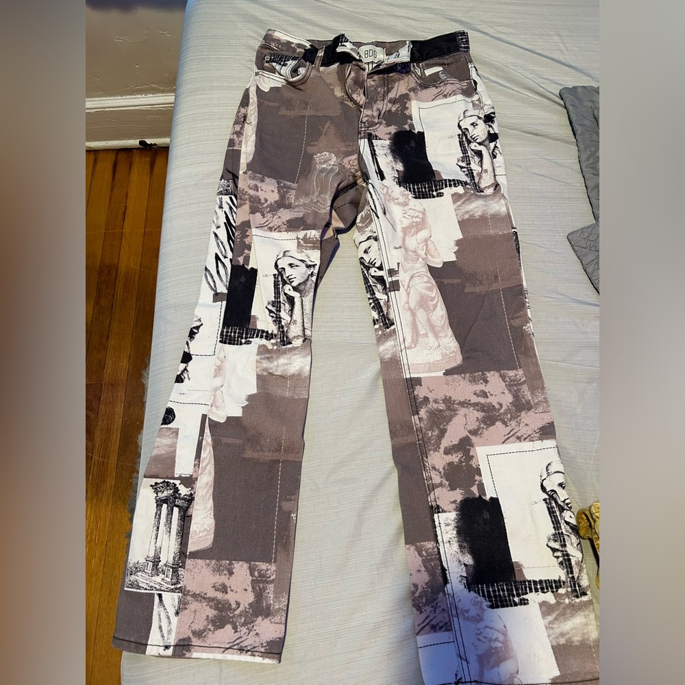 BDG newspaper print Jeans, size 27